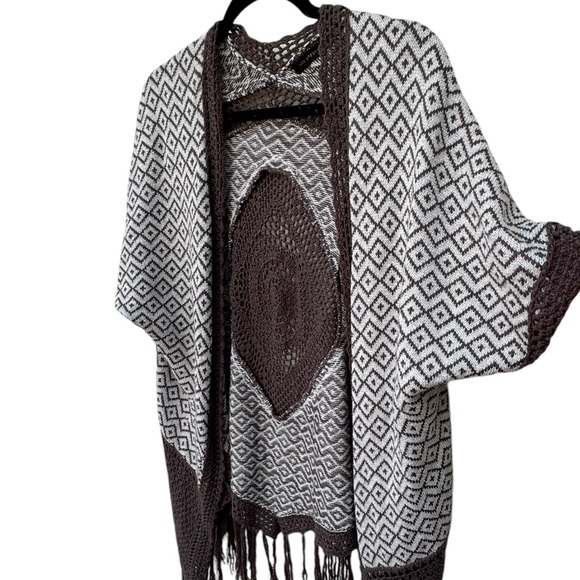 Blu Pepper Brown Bohemian Crochet Wrap size Small - Picture 3 of 8